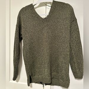 Women’s Sweater. Worn once. Size Medium